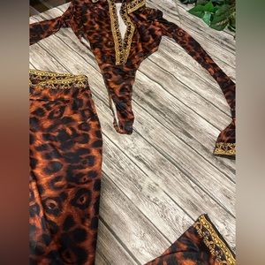 Queen mania 2 piece